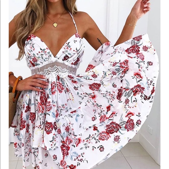 Dresses & Skirts - Host Pick x2 🌟 Gorgeous crochet halter dress